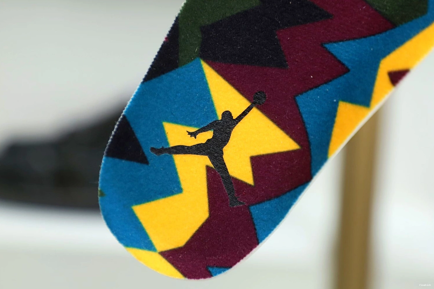 RETRO JORDAN AIR 6 BORDEAUX 0810
